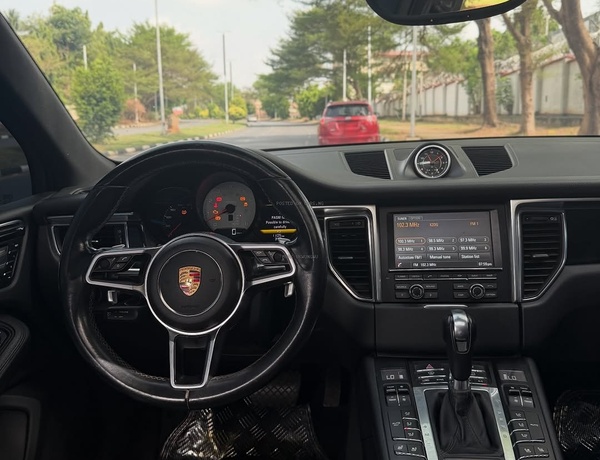 🚗 PORSCHE MACAN S – 2017  FOREIGN USED – Luxury SUV with Sport Power