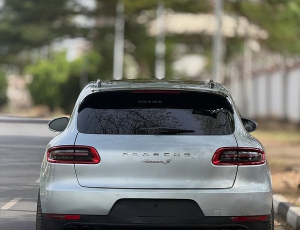 🚗 PORSCHE MACAN S – 2017  FOREIGN USED – Luxury SUV with Sport Power