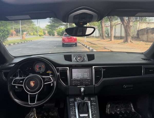 🚗 PORSCHE MACAN S – 2017  FOREIGN USED – Luxury SUV with Sport Power