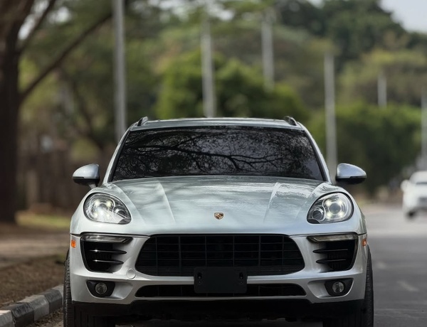 🚗 PORSCHE MACAN S – 2017  FOREIGN USED – Luxury SUV with Sport Power