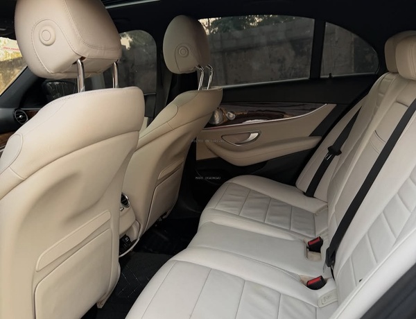 Foreign Used  2018 Mercedes Benz E400 for Sale In Abuja
