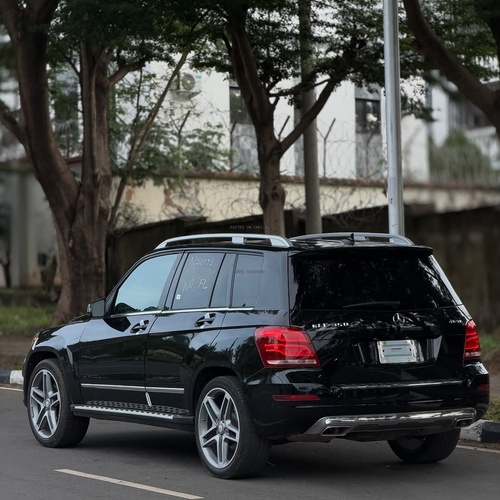 Mercedes-Benz GLK350 (2014) – Foreign Used  Location: Asokoro