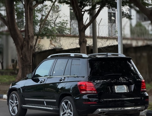 Mercedes-Benz GLK350 (2014) – Foreign Used  Location: Asokoro