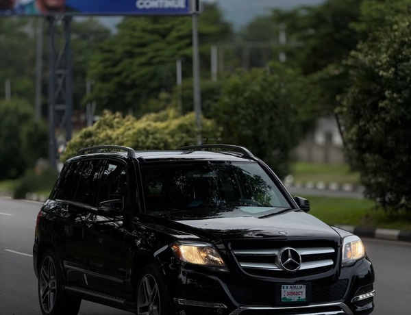 Mercedes-Benz GLK350 (2014) – Foreign Used  Location: Asokoro