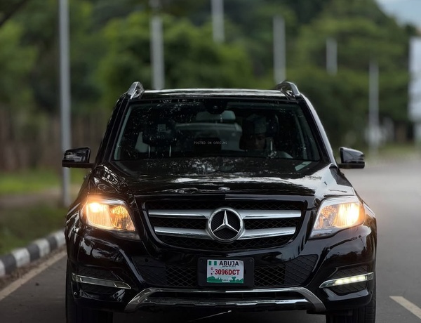 Mercedes-Benz GLK350 (2014) – Foreign Used  Location: Asokoro