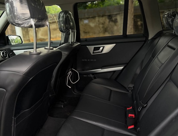 Mercedes-Benz GLK350 (2014) – Foreign Used  Location: Asokoro