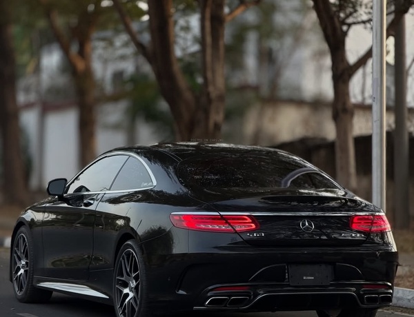 Foreign Used Mercedes-Benz S63 AMG 2015 for Sale In Abuja