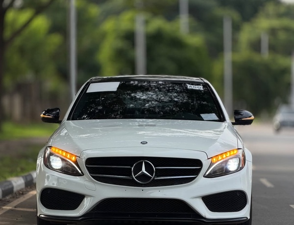  Mercedes-Benz C300 (2017) – Foreign Used🔥 Premium Comfort & Smooth Performance