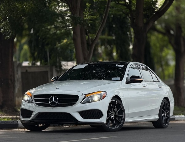  Mercedes-Benz C300 (2017) – Foreign Used🔥 Premium Comfort & Smooth Performance