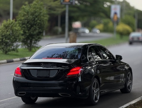 2015 MERCEDES-BENZ C300 – FOREIGN USED | EXECUTIVE LUXURY SEDAN 