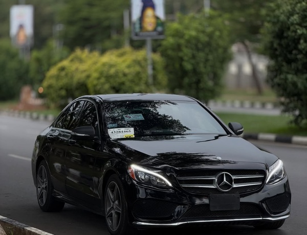 2015 MERCEDES-BENZ C300 – FOREIGN USED | EXECUTIVE LUXURY SEDAN 