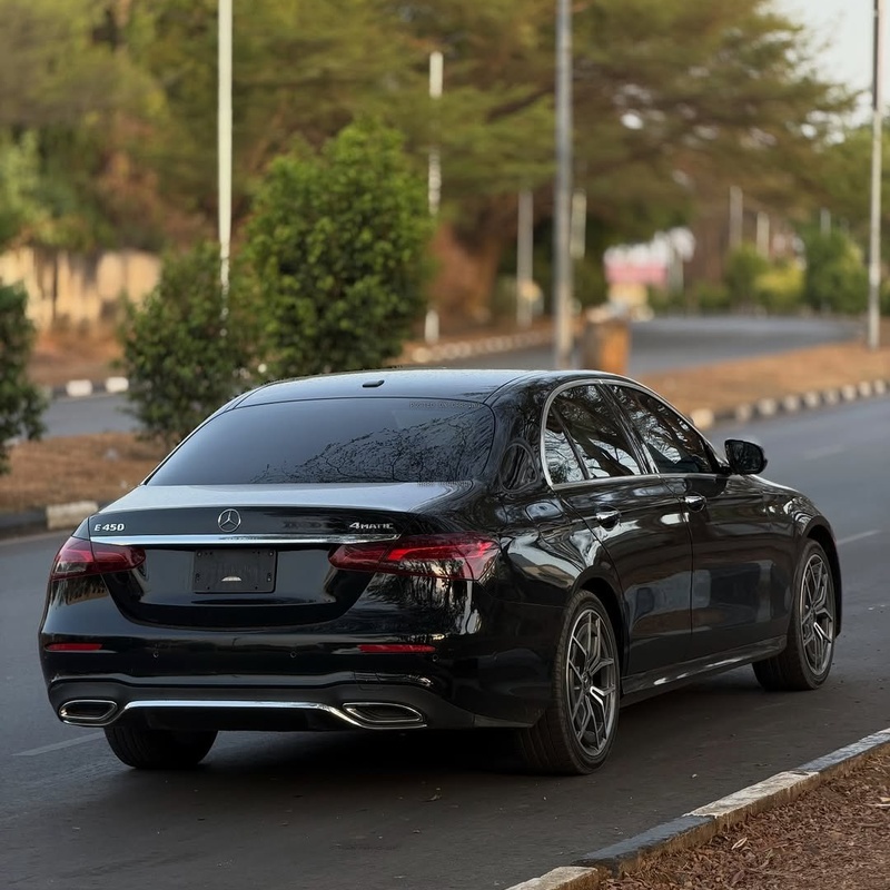 Mercedes-Benz E450 2021  – Luxury Meets Performance image