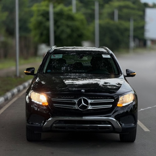 Mercedes-Benz GLC300 (2016)  🇩🇪 Executive Compact SUV Available