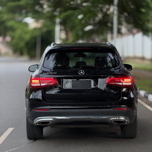 Mercedes-Benz GLC300 (2016)  🇩🇪 Executive Compact SUV Available