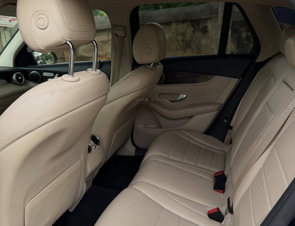 Mercedes-Benz GLC300 (2016)  🇩🇪 Executive Compact SUV Available