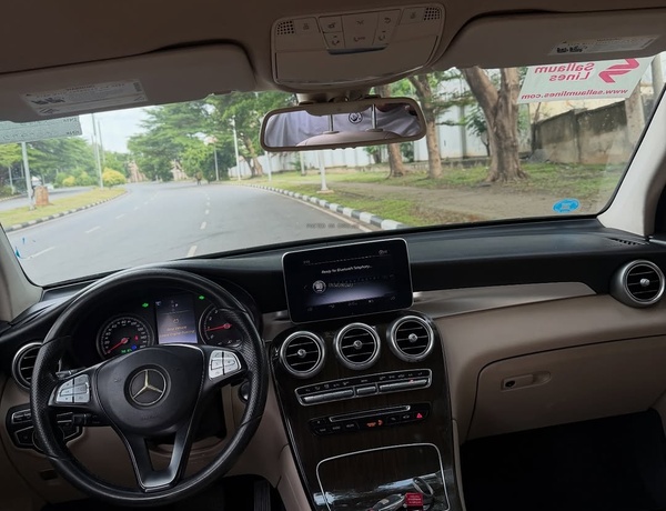 Mercedes-Benz GLC300 (2016)  🇩🇪 Executive Compact SUV Available