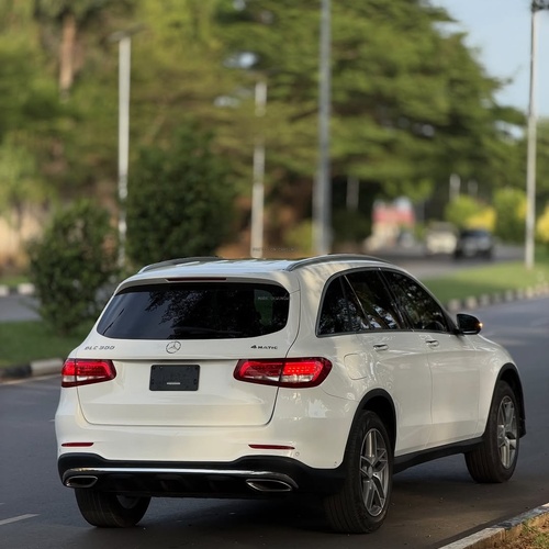 Mercedes-Benz GLC300 (2016) – Foreign Used  Premium SUV, Excellent Condition
