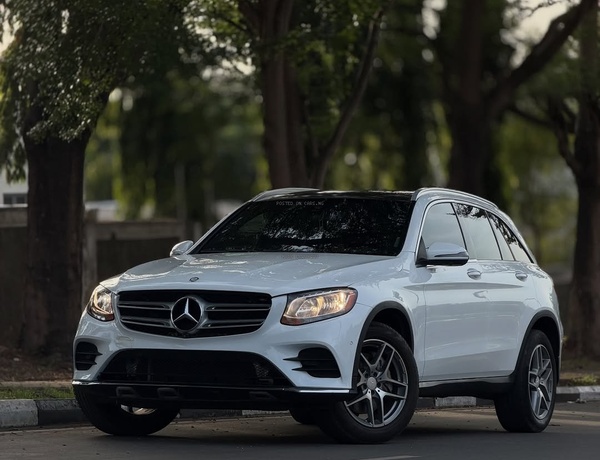 Mercedes-Benz GLC300 (2016) – Foreign Used  Premium SUV, Excellent Condition