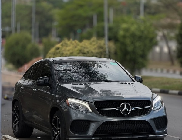 MERCEDES BENZ 2017 GLE43 AMG – FULL OPTION, VERY CLEAN CONDITION