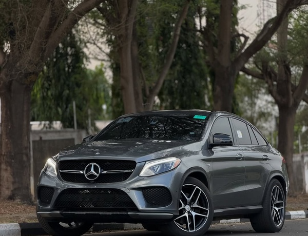 MERCEDES BENZ 2017 GLE43 AMG – FULL OPTION, VERY CLEAN CONDITION