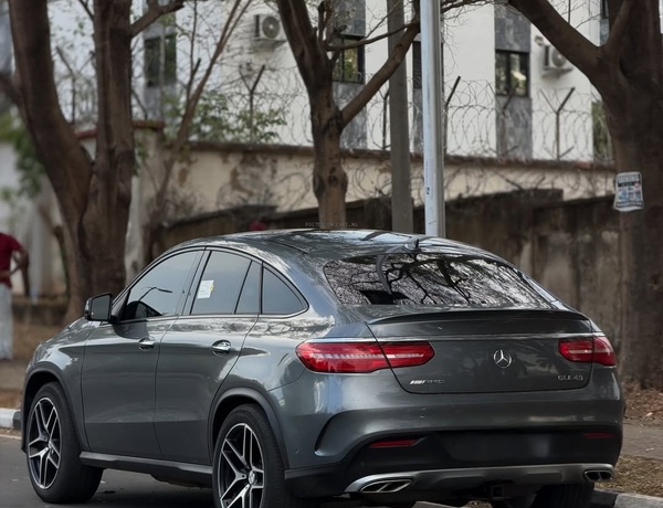 MERCEDES BENZ 2017 GLE43 AMG – FULL OPTION, VERY CLEAN CONDITION