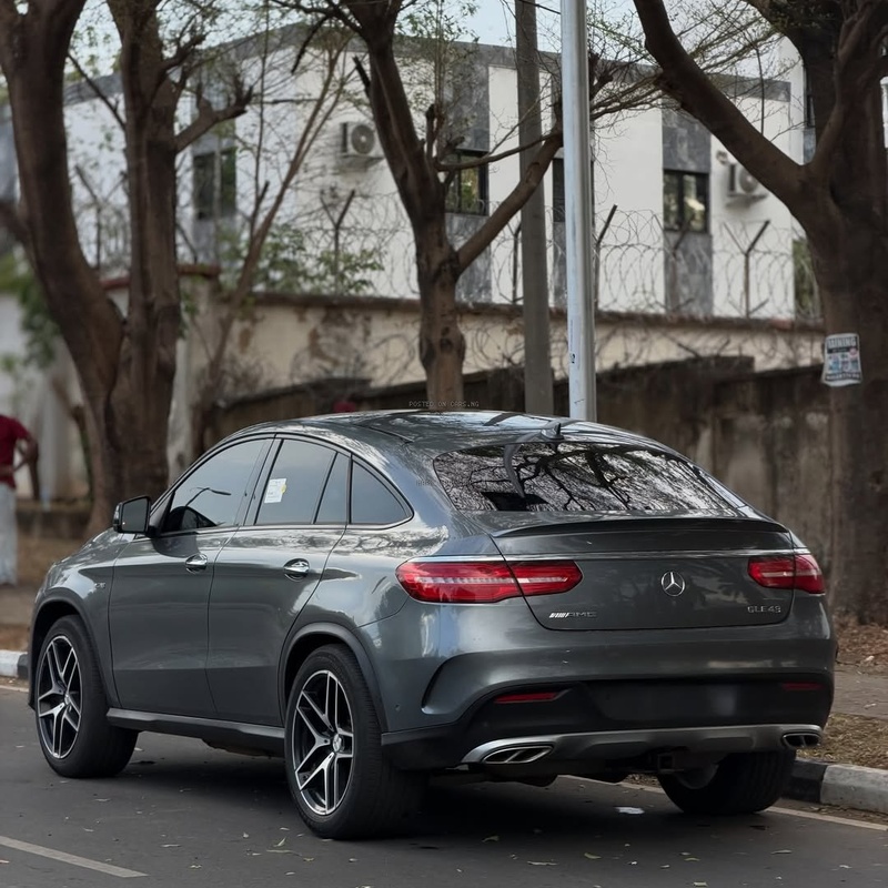 MERCEDES BENZ 2017 GLE43 AMG – FULL OPTION, VERY CLEAN CONDITION image