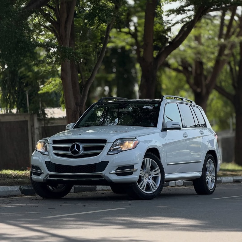 Mercedes Benz GLK350 2015🔥 Compact Luxury SUV & Strong Engine image