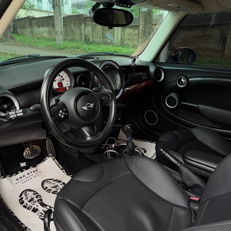 Mini Cooper S Limited Edition 2013 Premium Compact Luxury Car image