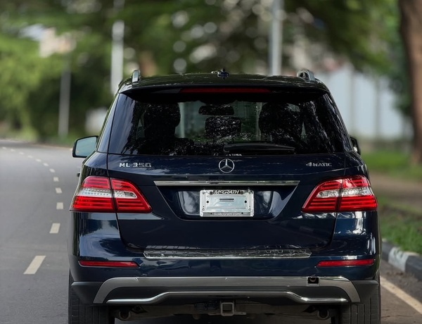 Mercedes-Benz ML350 (2015) – Foreign Used Smooth Drive, Powerful Engine & Comfort