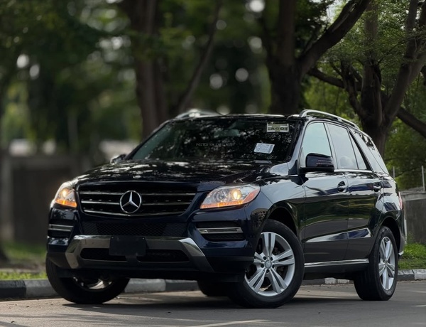 Mercedes-Benz ML350 (2015) – Foreign Used Smooth Drive, Powerful Engine & Comfort