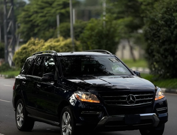 Mercedes-Benz ML350 (2015) – Foreign Used Smooth Drive, Powerful Engine & Comfort