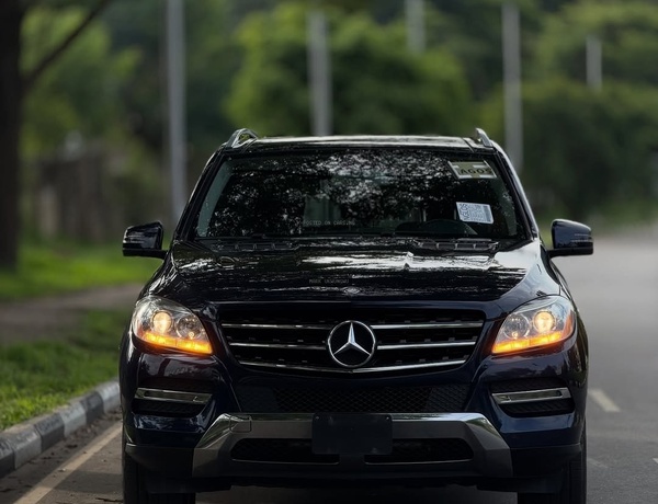 Mercedes-Benz ML350 (2015) – Foreign Used Smooth Drive, Powerful Engine & Comfort