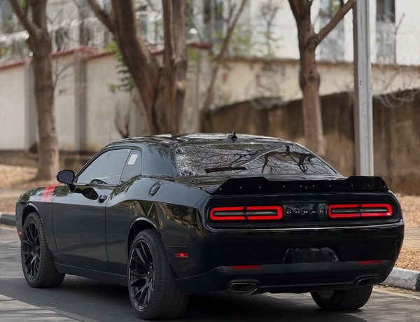 Muscle Car Alert –  Dodge Challenger 2018 Full Option Ready