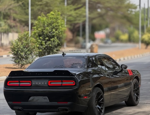 Muscle Car Alert –  Dodge Challenger 2018 Full Option Ready