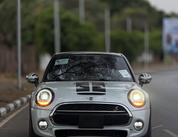 Neat Mini Cooper 2016– Compact & Classy | Ready to Drive