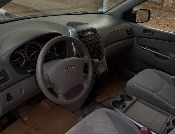 Foreign Used 2010 Toyota Sienna for Sale In Abuja