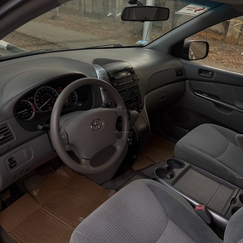 Foreign Used 2010 Toyota Sienna for Sale In Abuja image