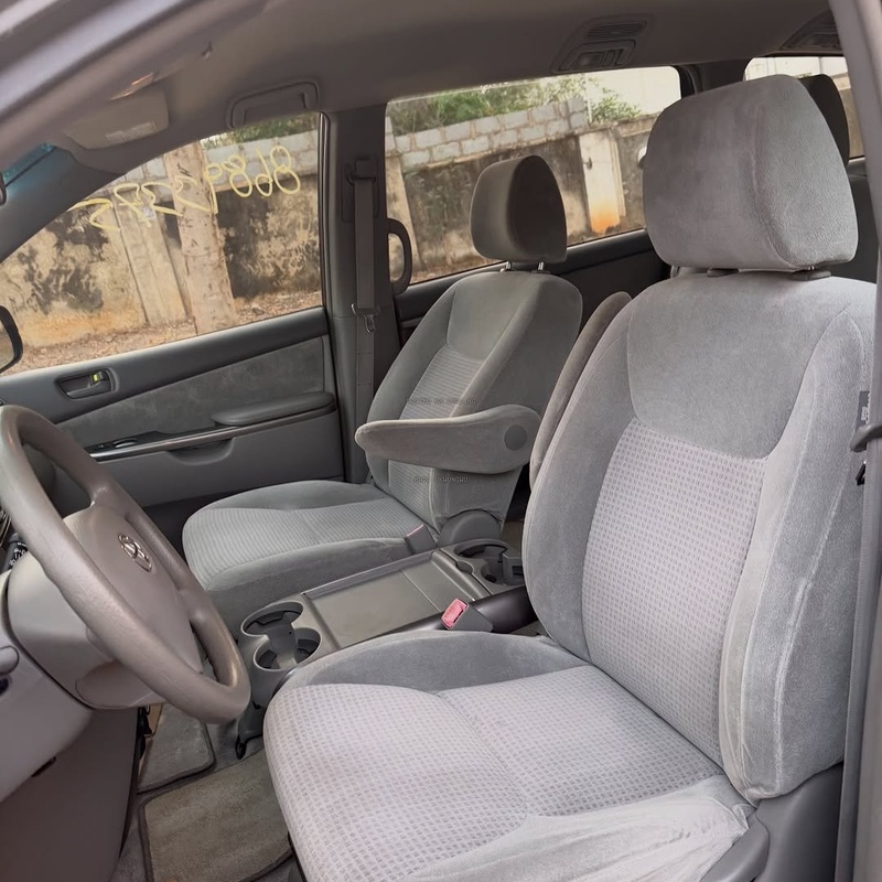 Foreign Used 2010 Toyota Sienna for Sale In Abuja image