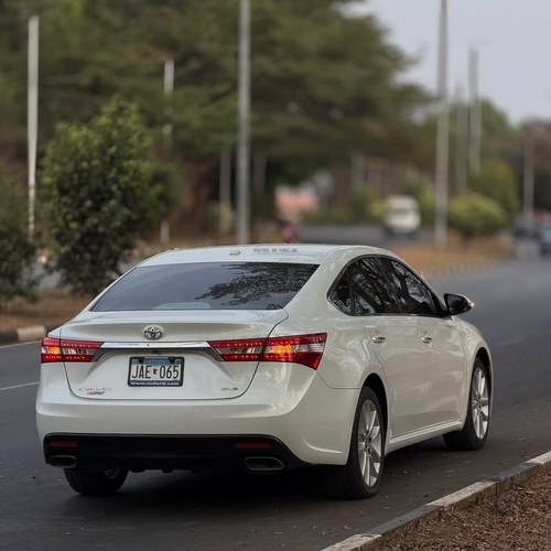 Foreign Used 2013 Toyota Avalon for Sale In Abuja