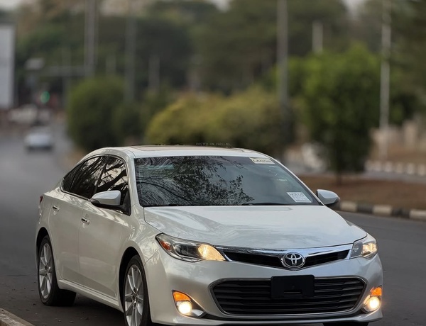 Foreign Used 2013 Toyota Avalon for Sale In Abuja