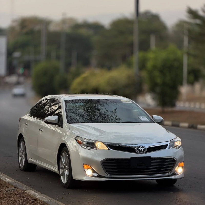 Foreign Used 2013 Toyota Avalon for Sale In Abuja image