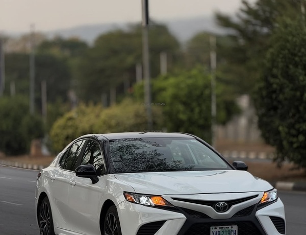 Nigeria Used  Toyota Camry LE– 2020 for Sale In Abuja