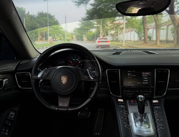 PORCHE PANAMERA 2012– LUXURY PERFORMANCE CAR, CLEAN & READY TO GO