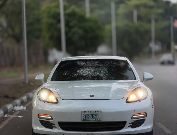 PORCHE PANAMERA 2012– LUXURY PERFORMANCE CAR, CLEAN & READY TO GO