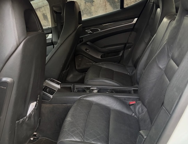 PORCHE PANAMERA 2012– LUXURY PERFORMANCE CAR, CLEAN & READY TO GO