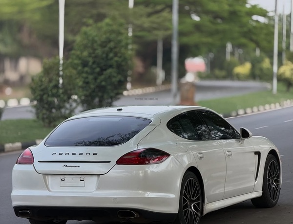 PORCHE PANAMERA 2012– LUXURY PERFORMANCE CAR, CLEAN & READY TO GO