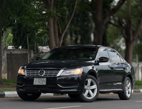 Volkswagen Passat SE (2012) – Foreign Used, Smooth Drive, Comfortable Interior