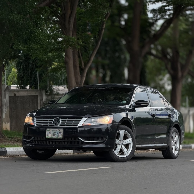 Volkswagen Passat SE (2012) – Foreign Used, Smooth Drive, Comfortable Interior image