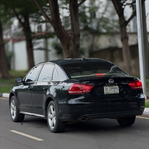 Volkswagen Passat SE (2012) – Foreign Used, Smooth Drive, Comfortable Interior
