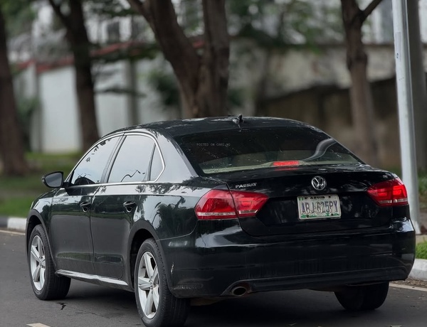 Volkswagen Passat SE (2012) – Foreign Used, Smooth Drive, Comfortable Interior